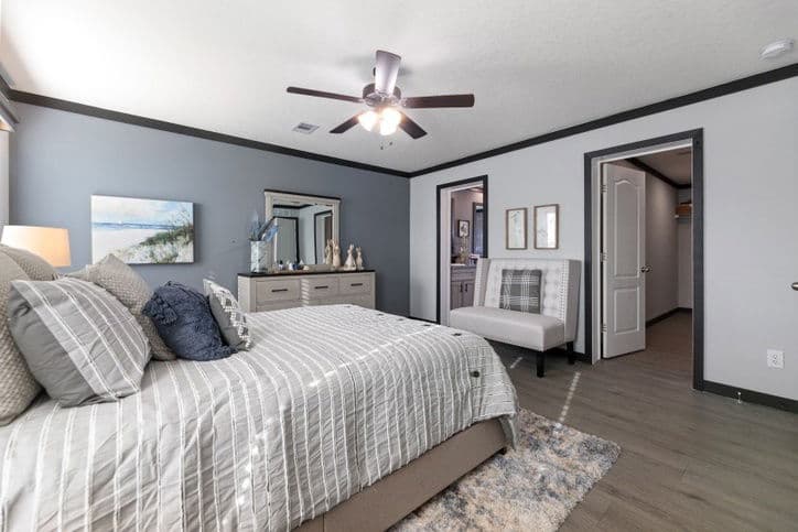 Sparrow 32725a bedroom home features