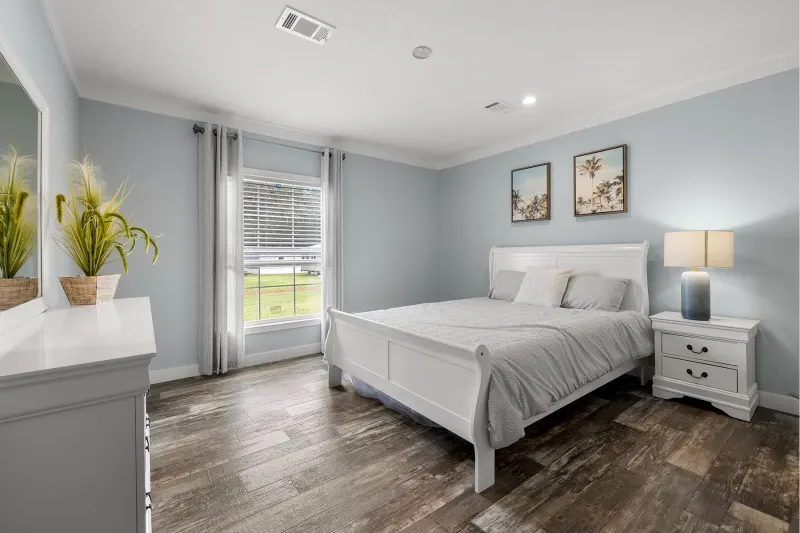 Champion community 2848441 bedroom home features