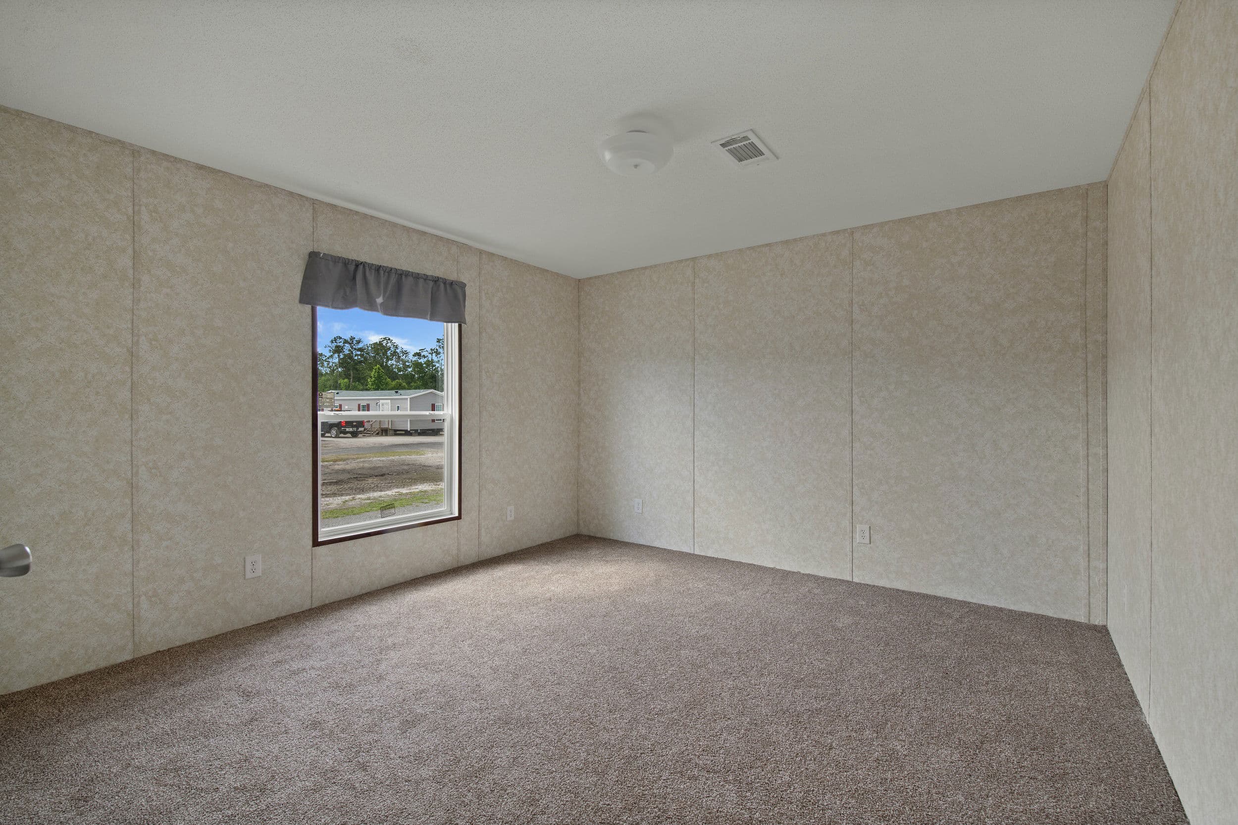 Spartan bedroom home features