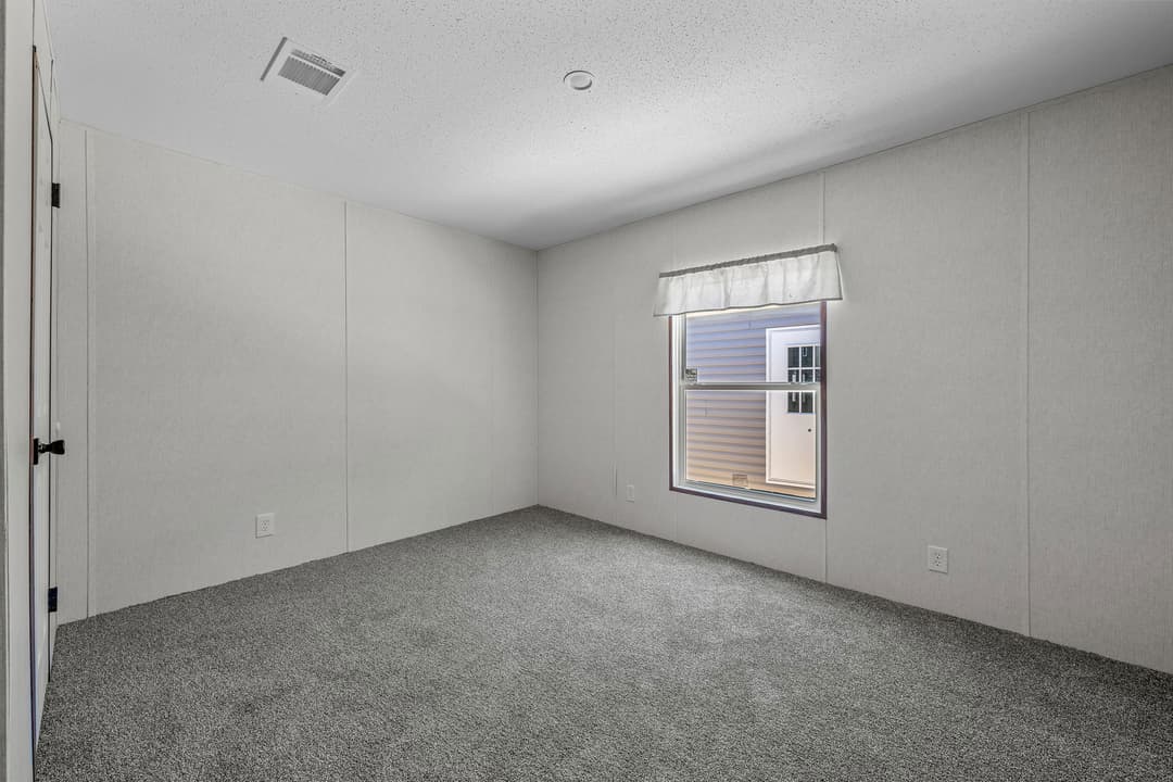 Mj bedroom home features