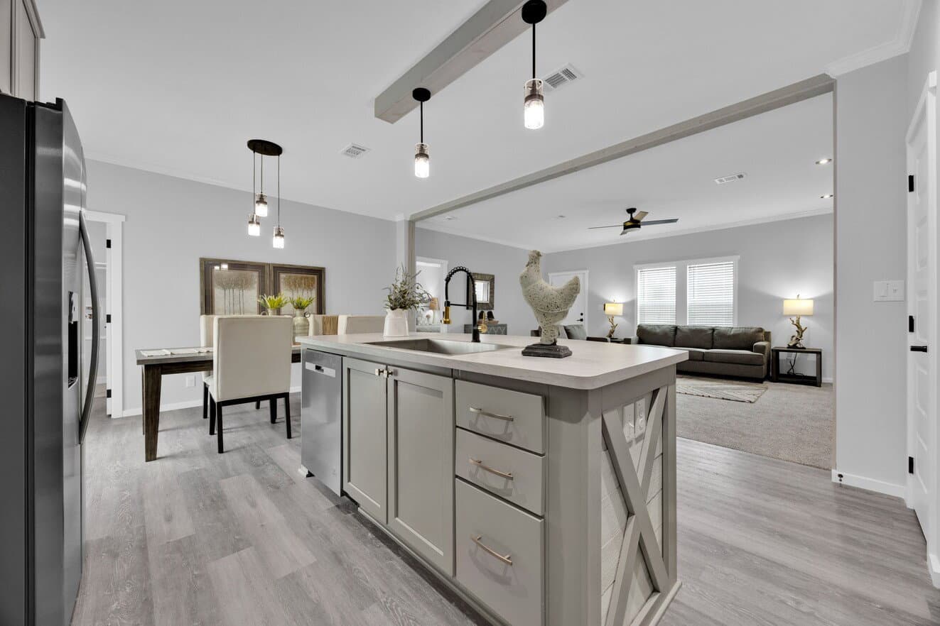 Quinn 30523a kitchen home features