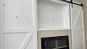 Icon 2860533 interior home features