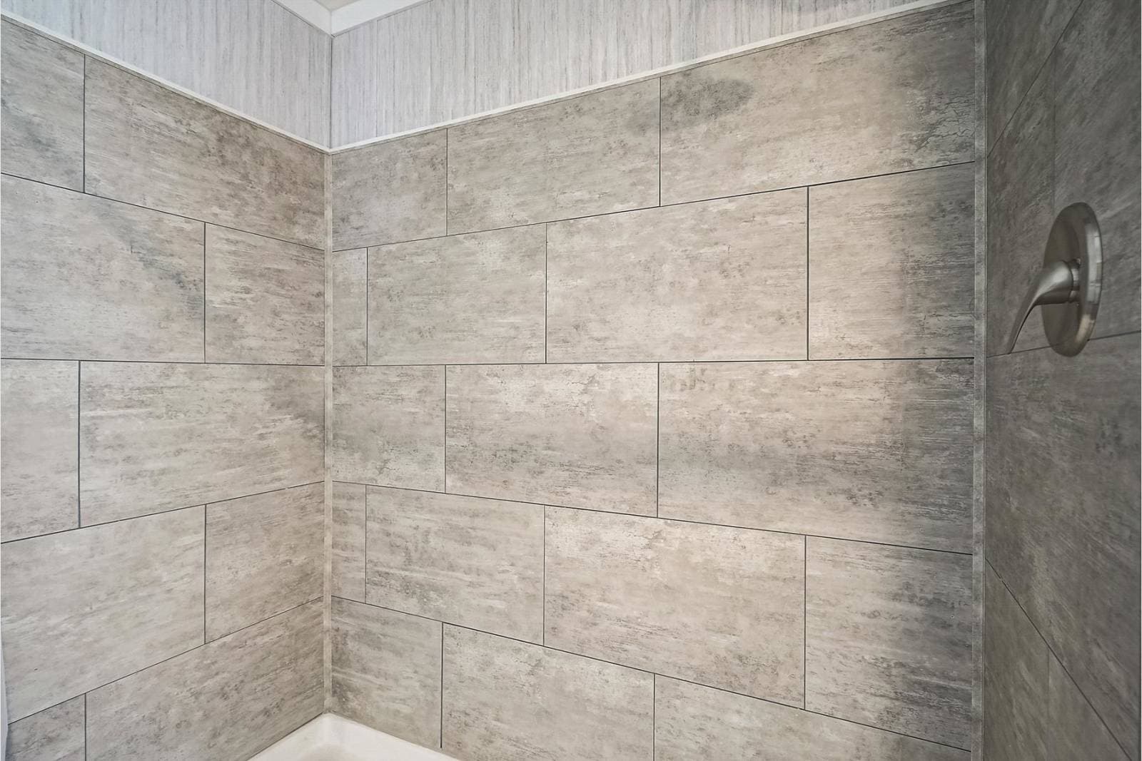 Grand slam 2848302 bathroom home features