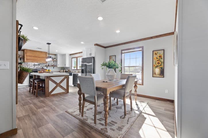 Reece 32663a interior home features