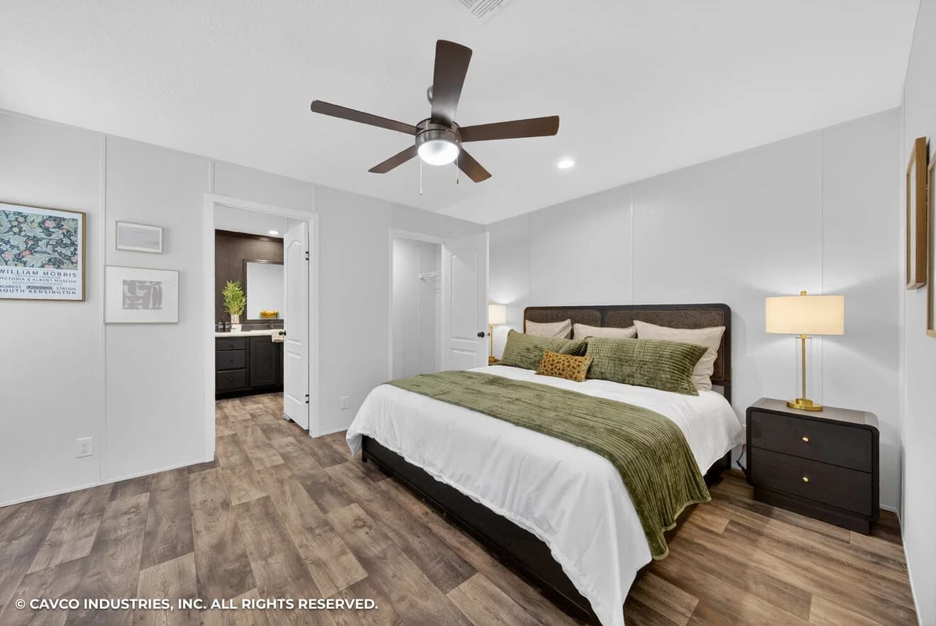 Grady 16722a bedroom home features