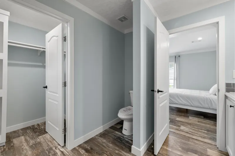 Champion community 2848441 bedroom home features