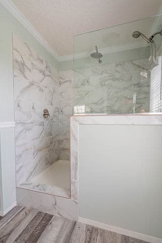 Camron 28563f bathroom home features