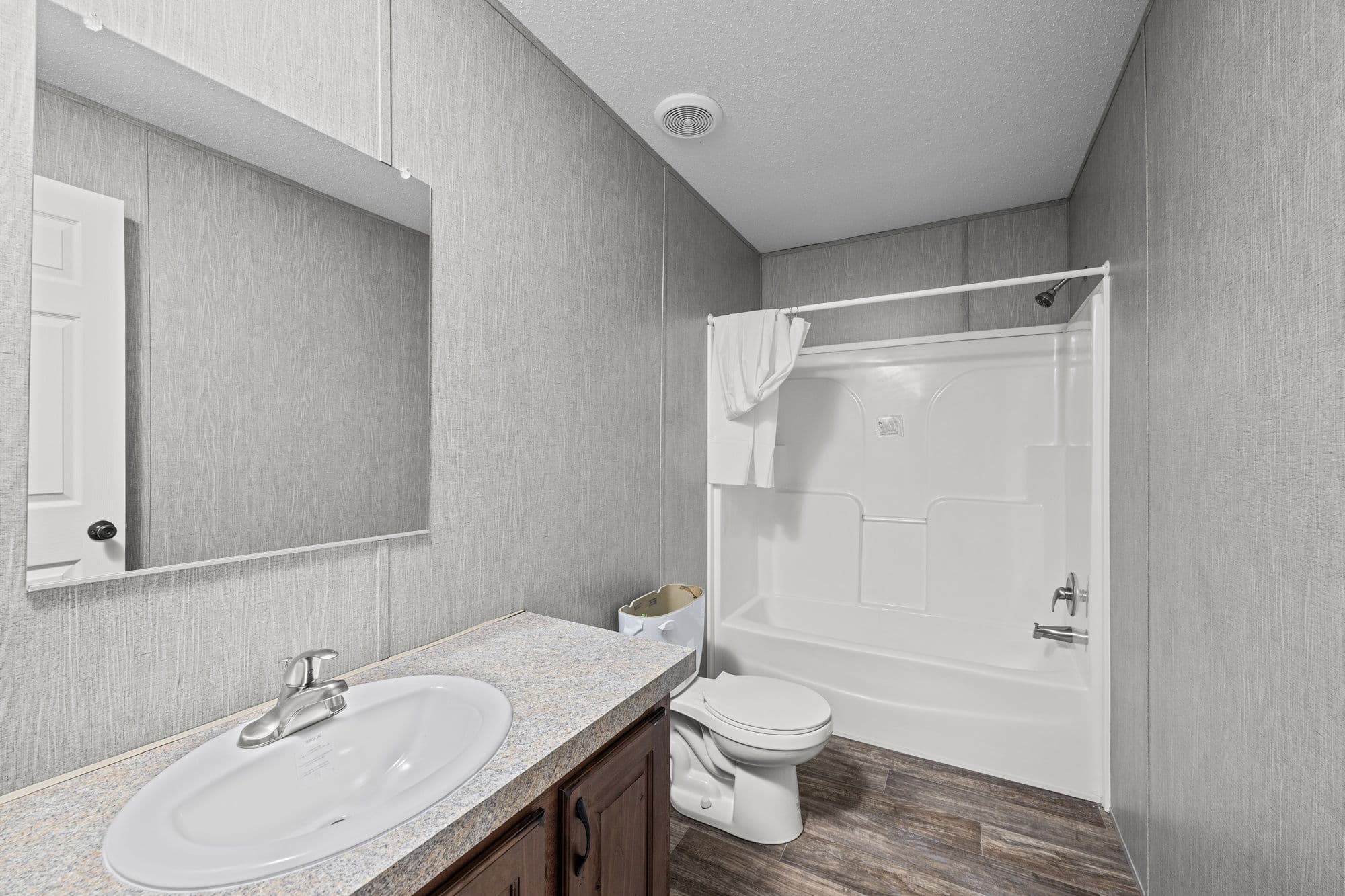 The messi bathroom home features