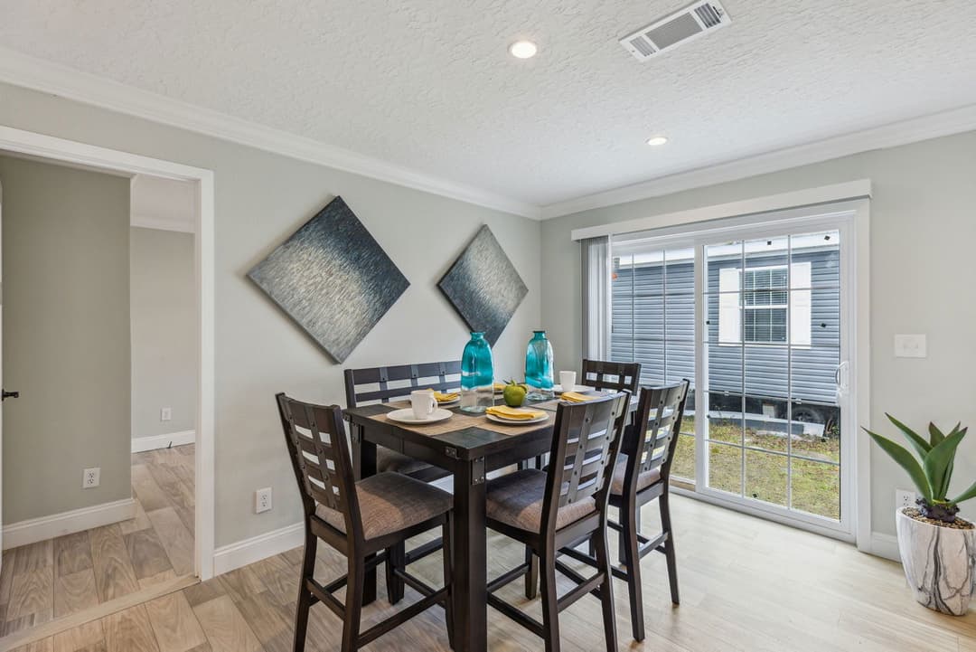 Waycross express 2852477 interior home features