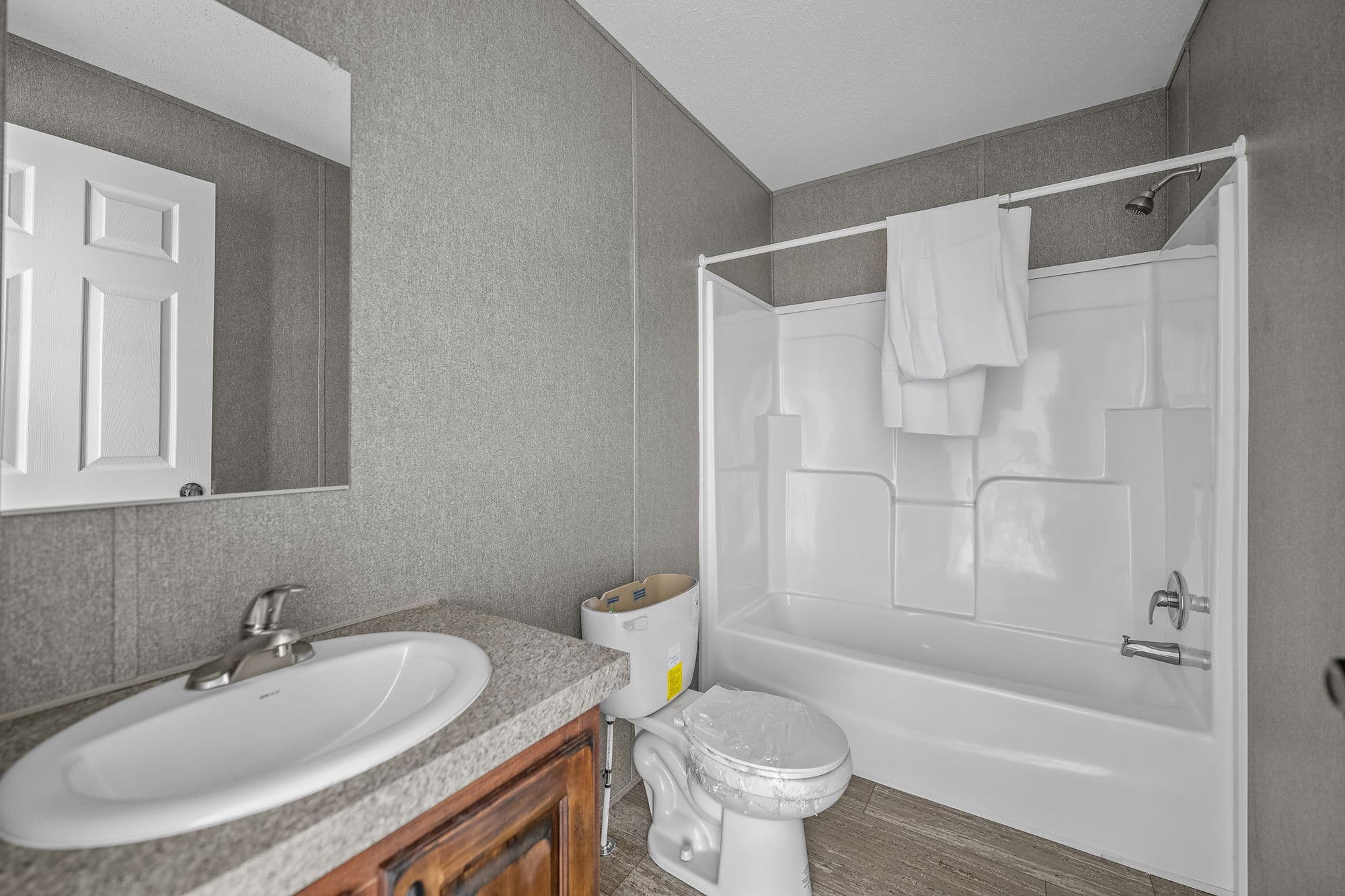 Mj bathroom home features