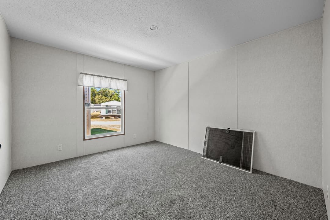 Mj bedroom home features