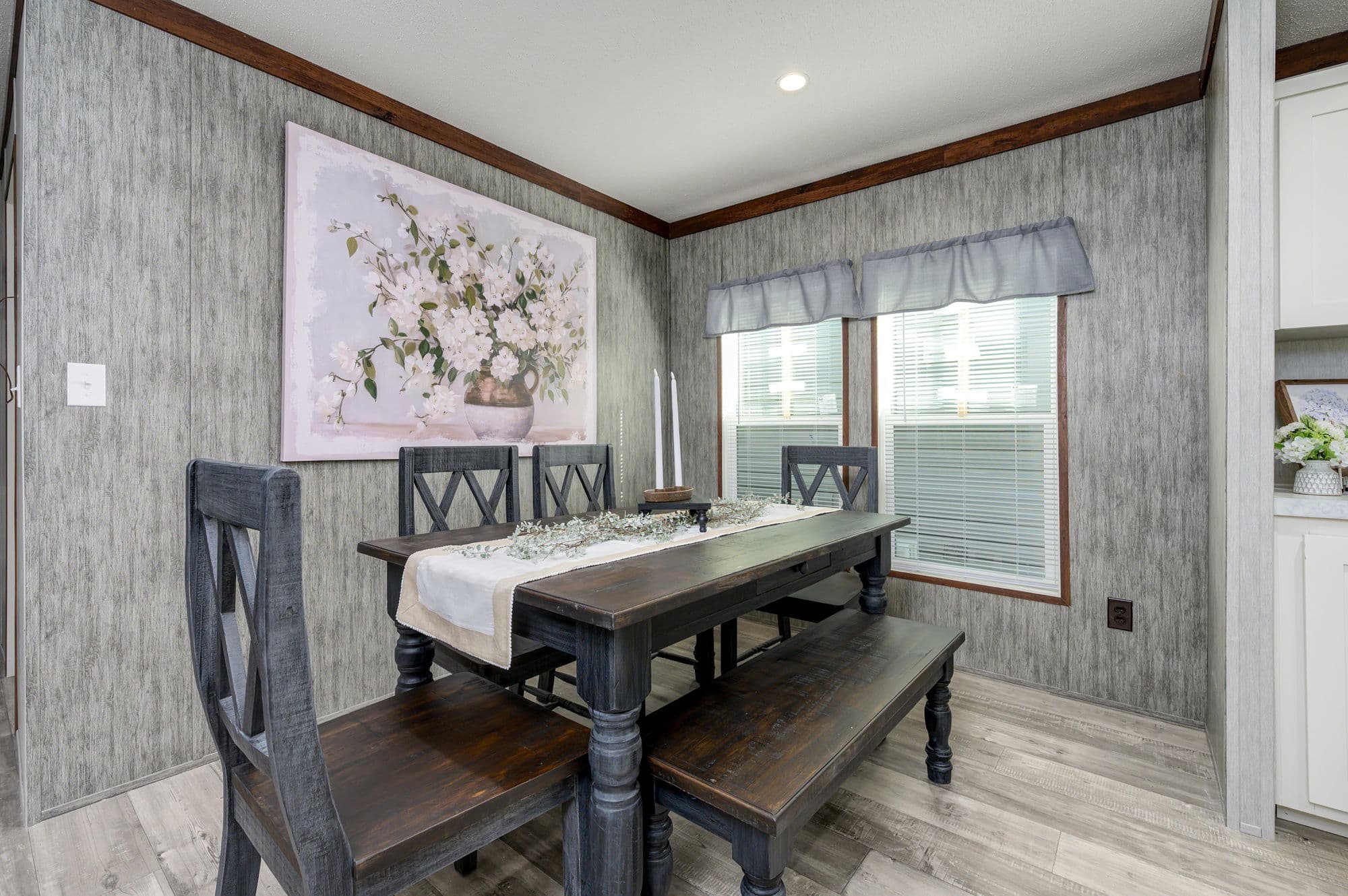 Spring ridge interior home features