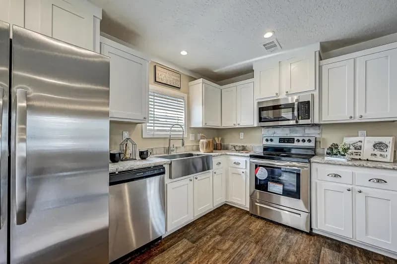 Champion community 2444437 kitchen home features