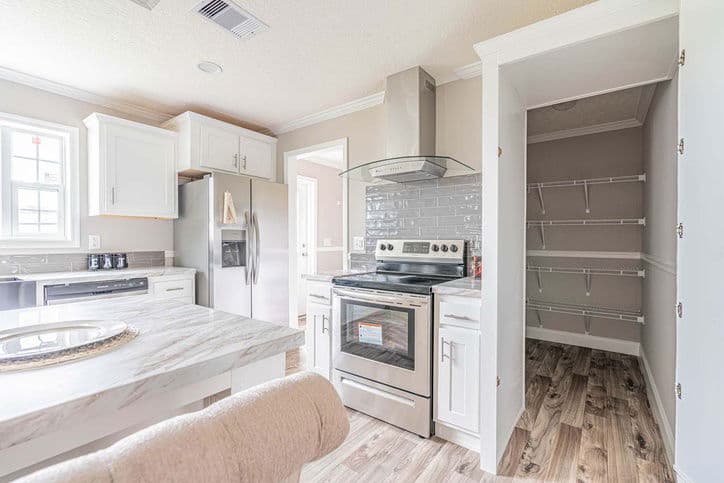 Kimbrel 28764a kitchen home features