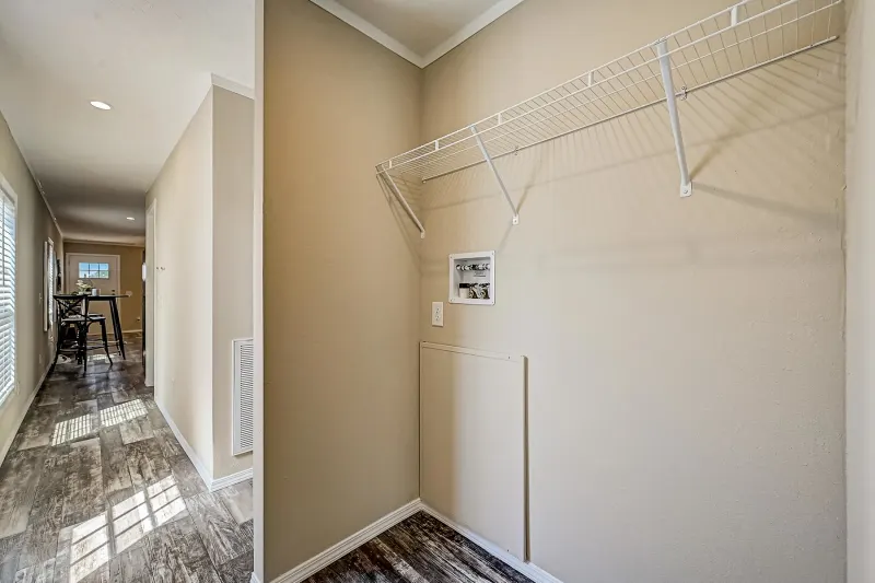 Legend 1660390 interior home features