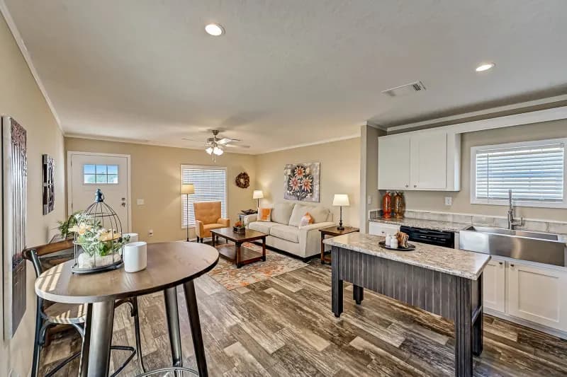 Legend 1660390 interior home features