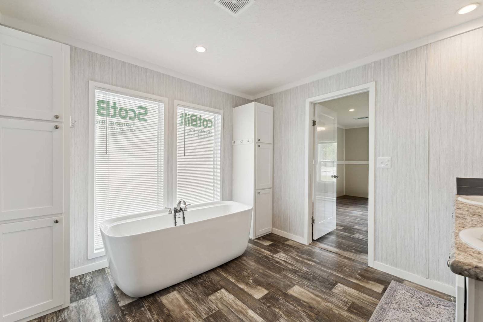 The aaron bathroom home features