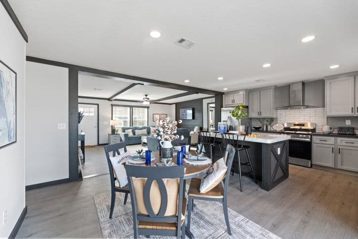 Sparrow 32725a interior home features