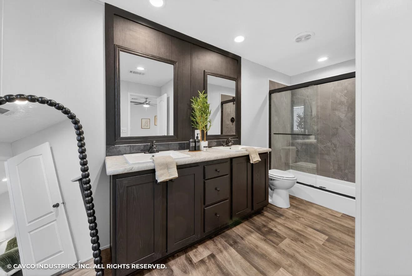 Grady 16722a bathroom home features