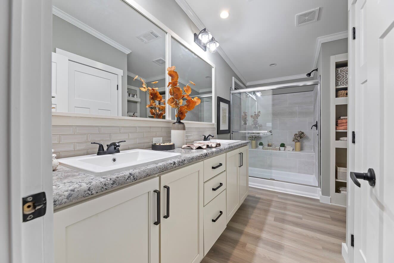 Pelican bay ii 30764b bathroom home features