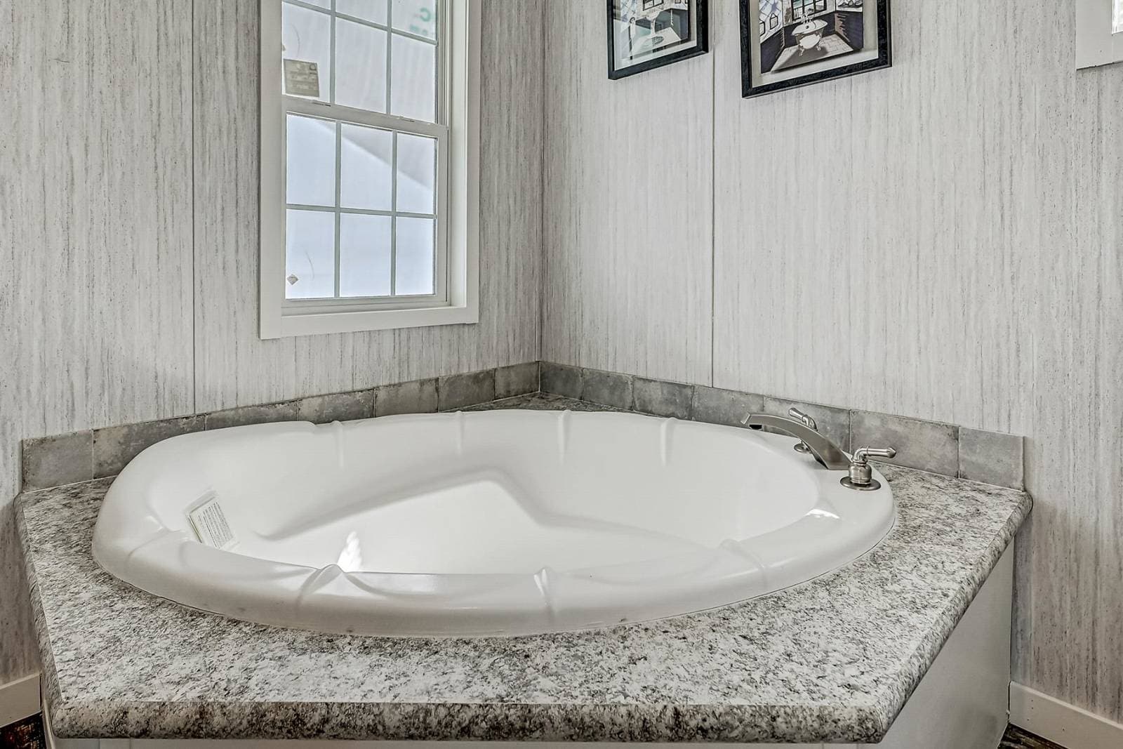 Grand slam 2848302 bathroom home features