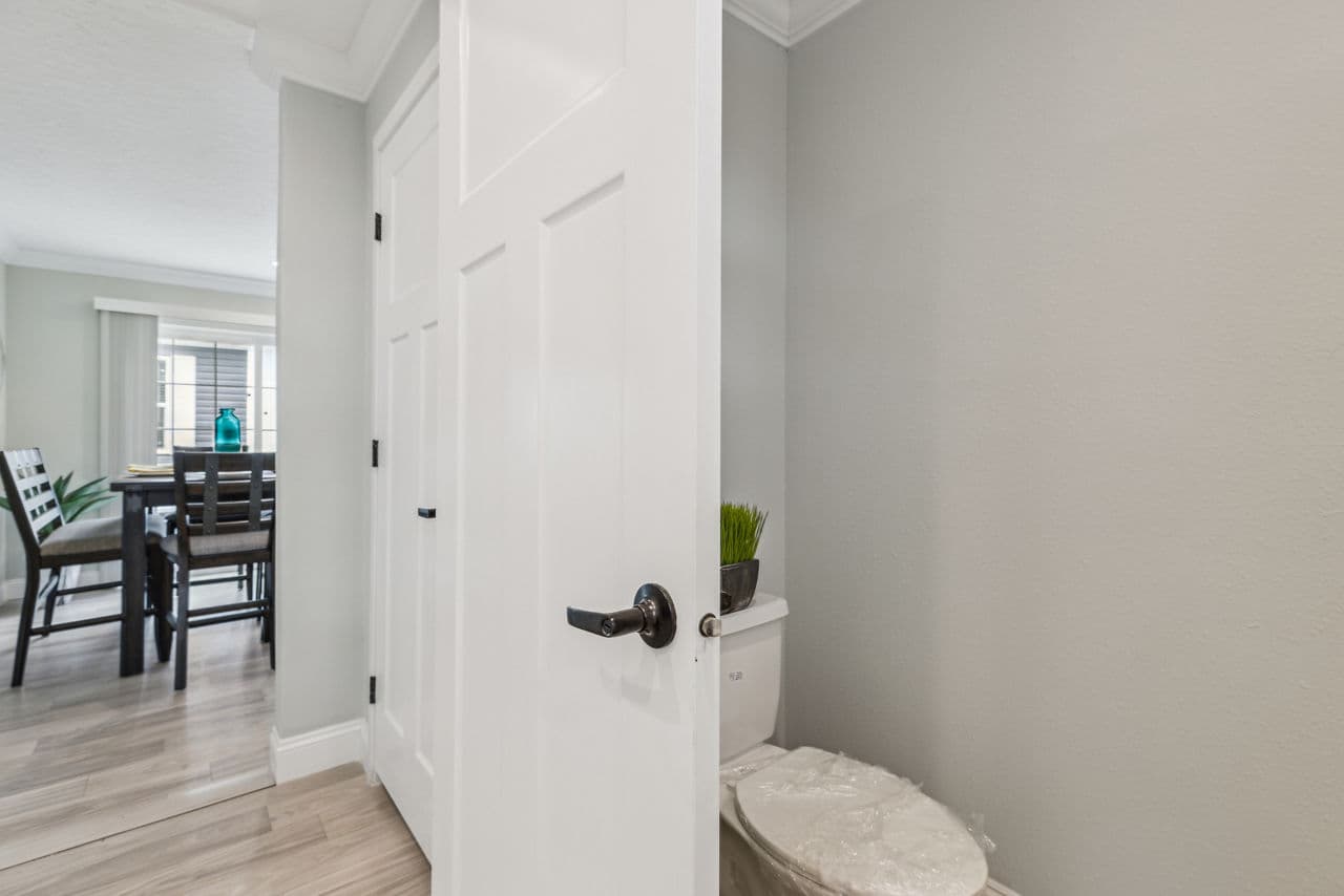 Waycross express 2852477 bathroom home features