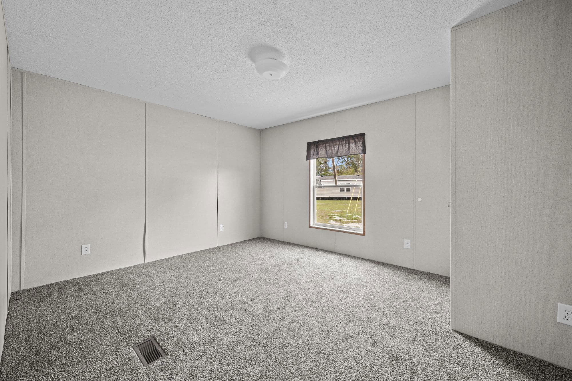 Dash 2 bedroom home features