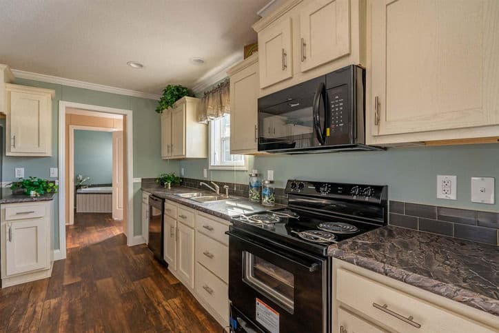 Bannister 28523c kitchen home features