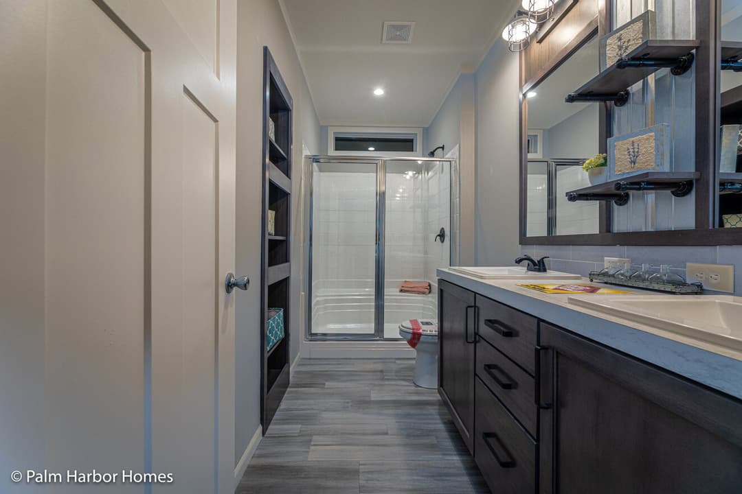 Levy 28482a bathroom home features