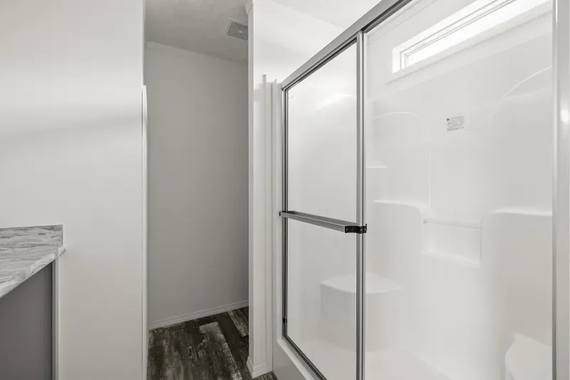 Legend 1660390 bathroom home features