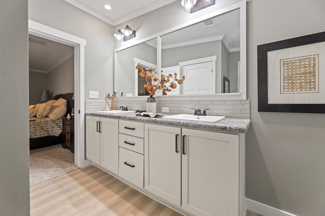 Pelican bay ii 30764b bathroom home features