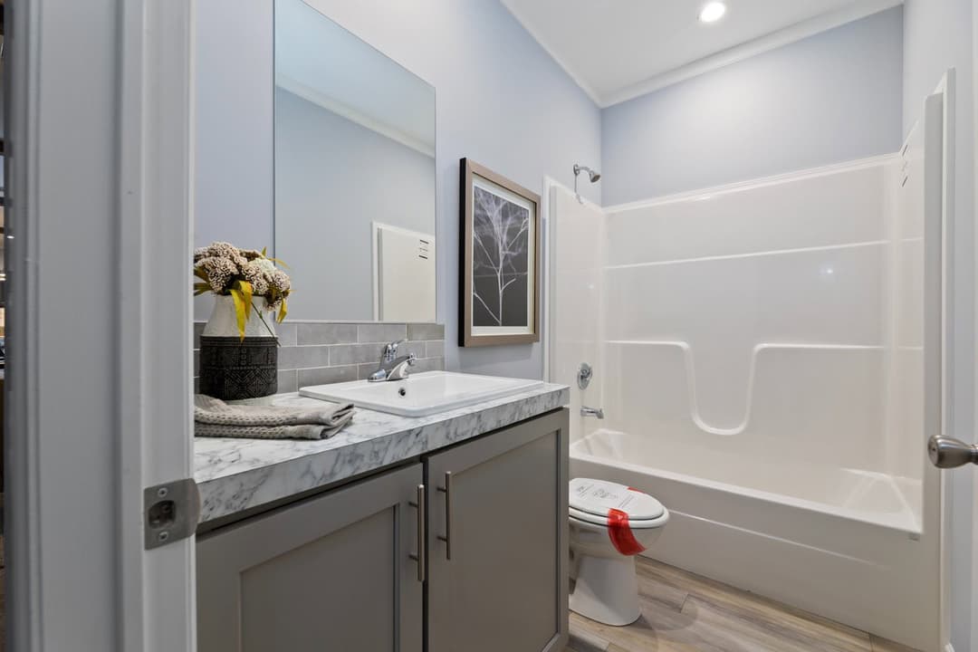 Finley 28684a bathroom home features