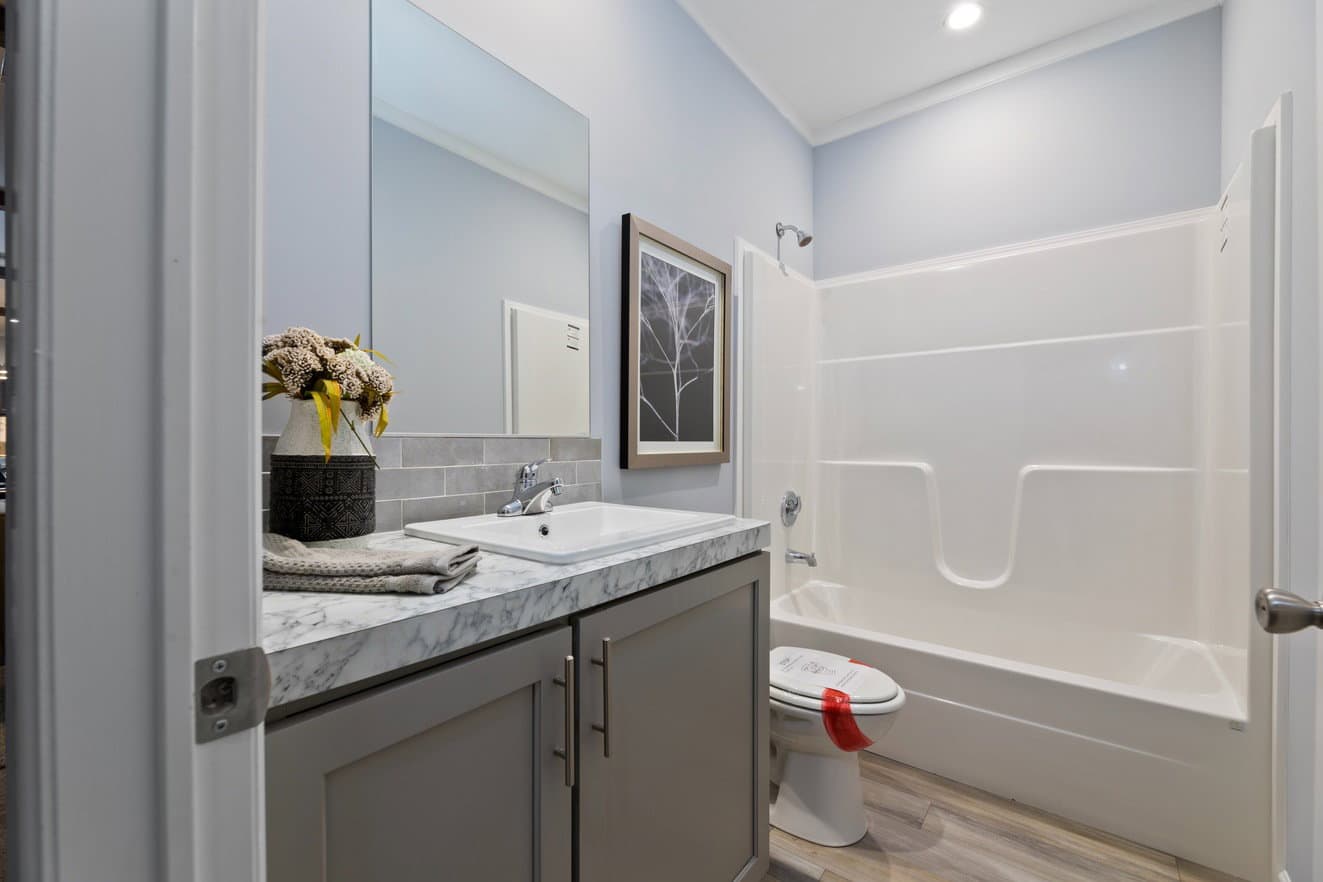 Finley 28684a bathroom home features