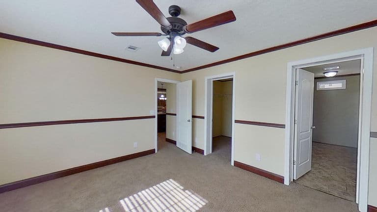 Piper 28644a bedroom home features