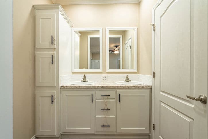 St. augustine 28482a bathroom home features