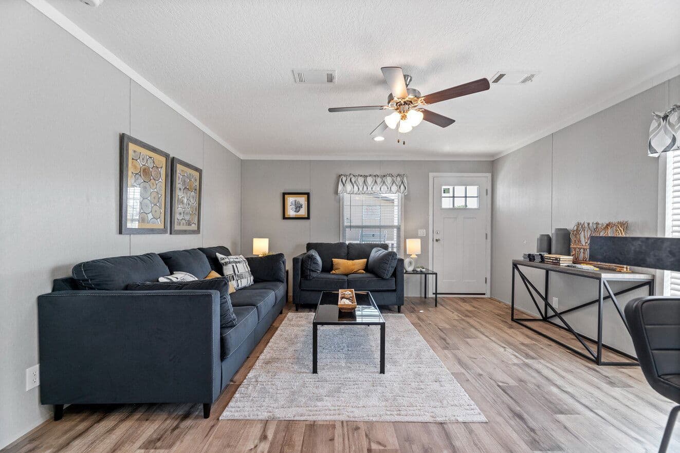 The clarke 16762c interior home features