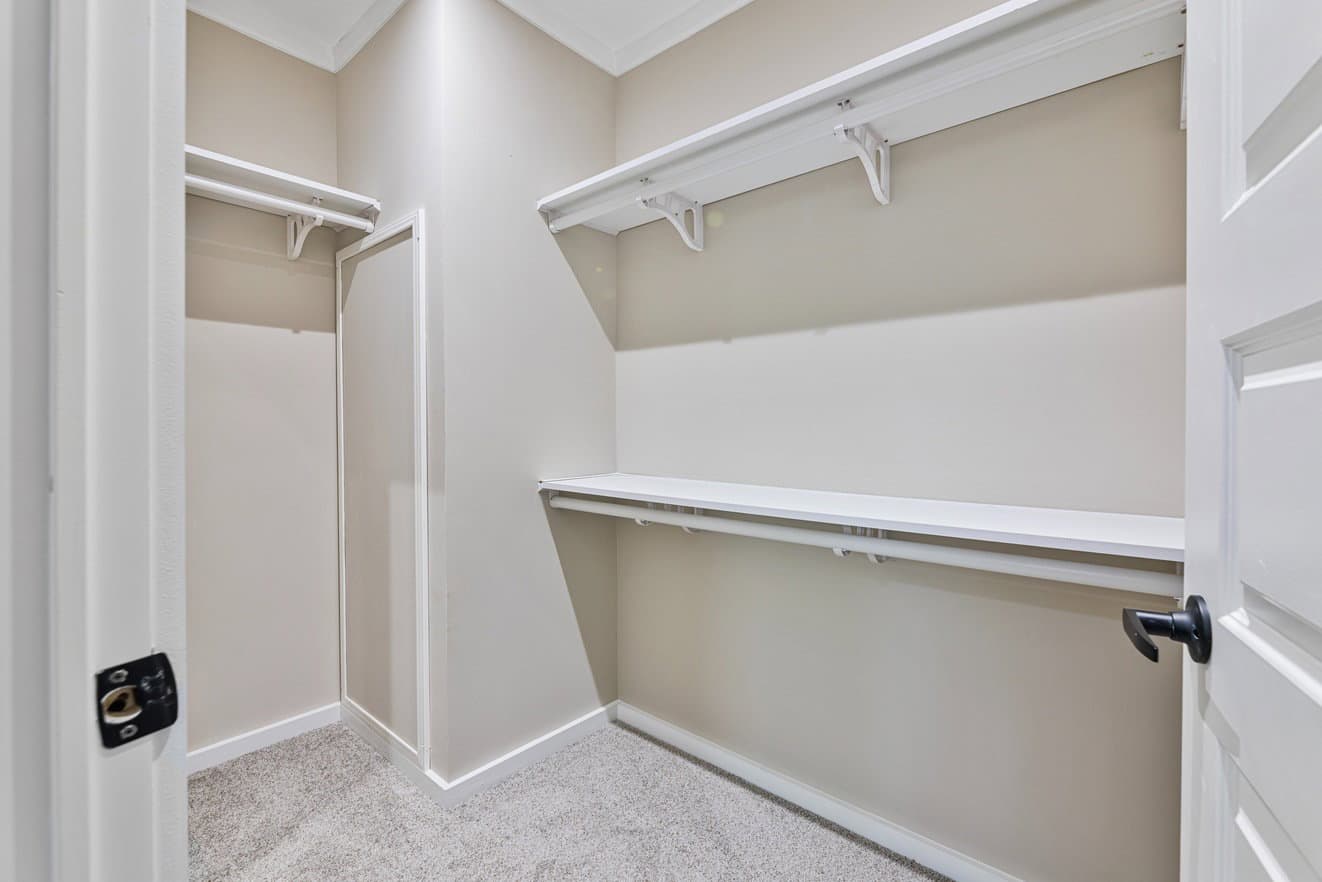 Pierce 28562a bedroom home features