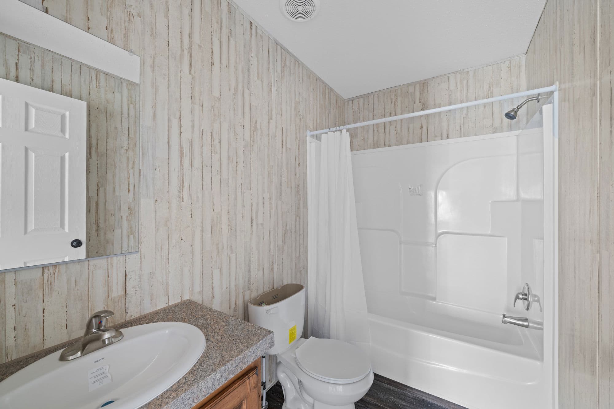 The costner bathroom home features