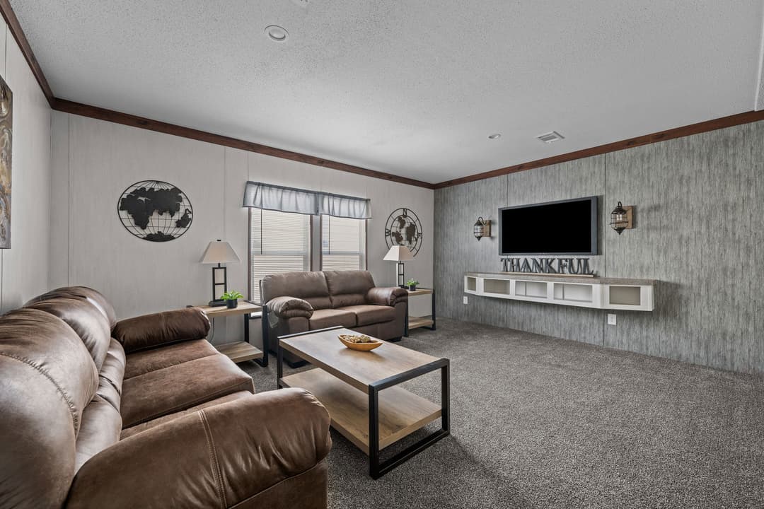 Nitro quatro interior home features