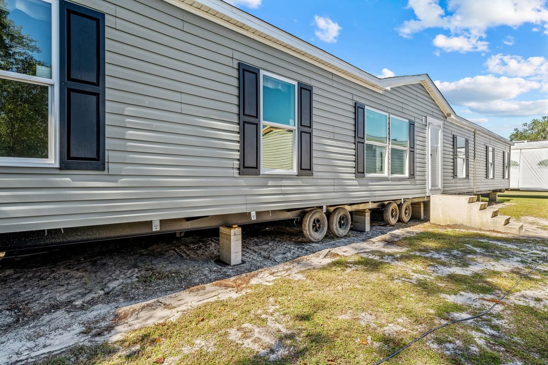 Mj exterior home features