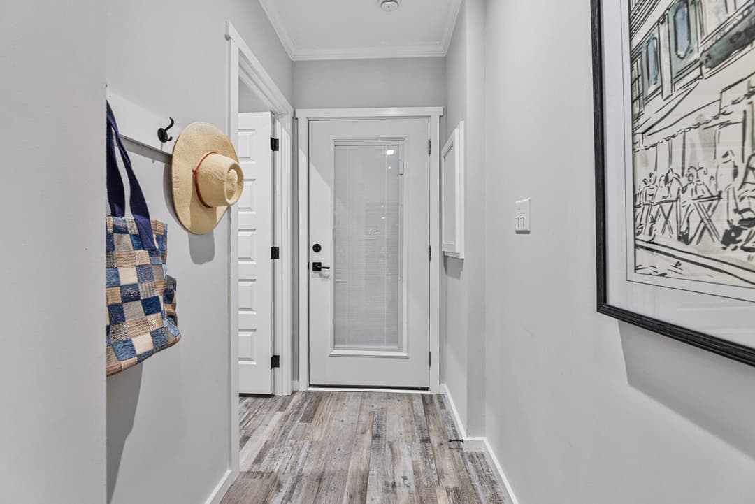 Davan 28683a interior home features