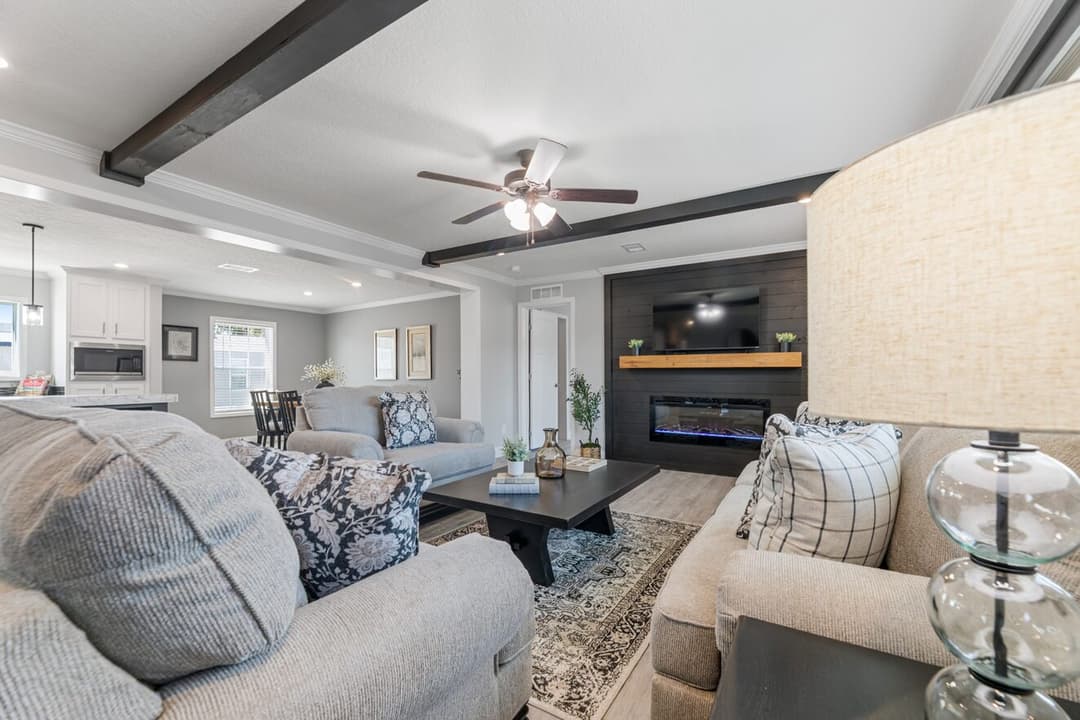 Jones 32764b interior home features