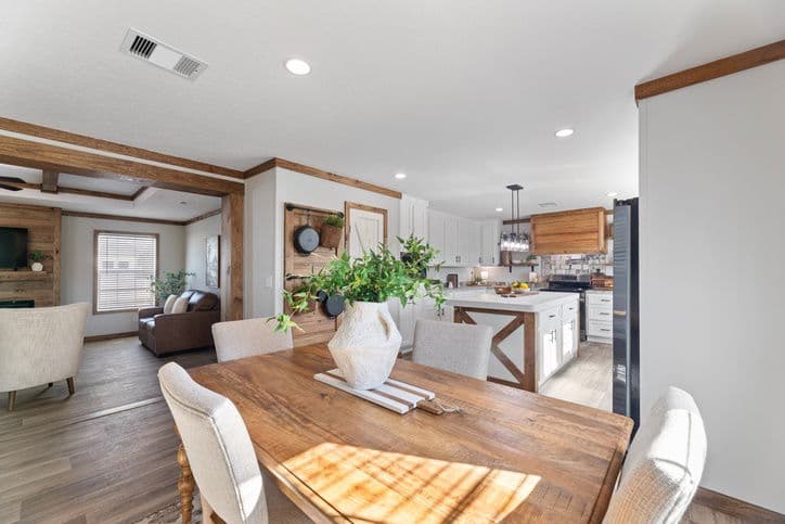 Reece 32663a interior home features