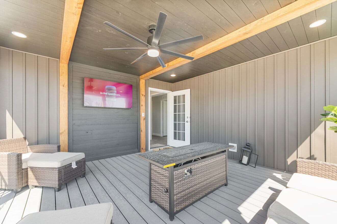 Jones 32764b exterior home features