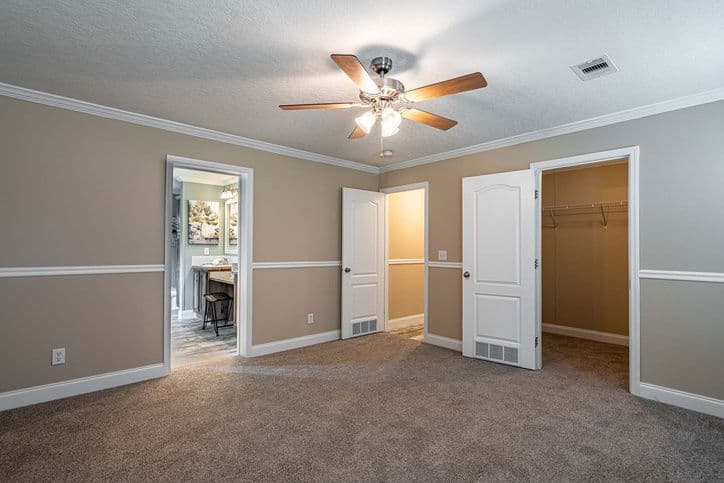 Anderson 32603b bedroom home features