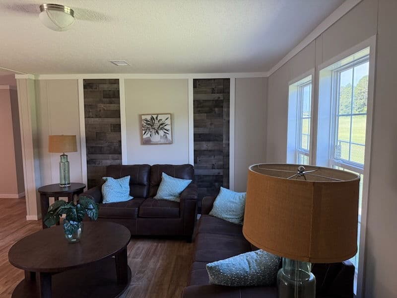 Iron ranch 28563a interior home features