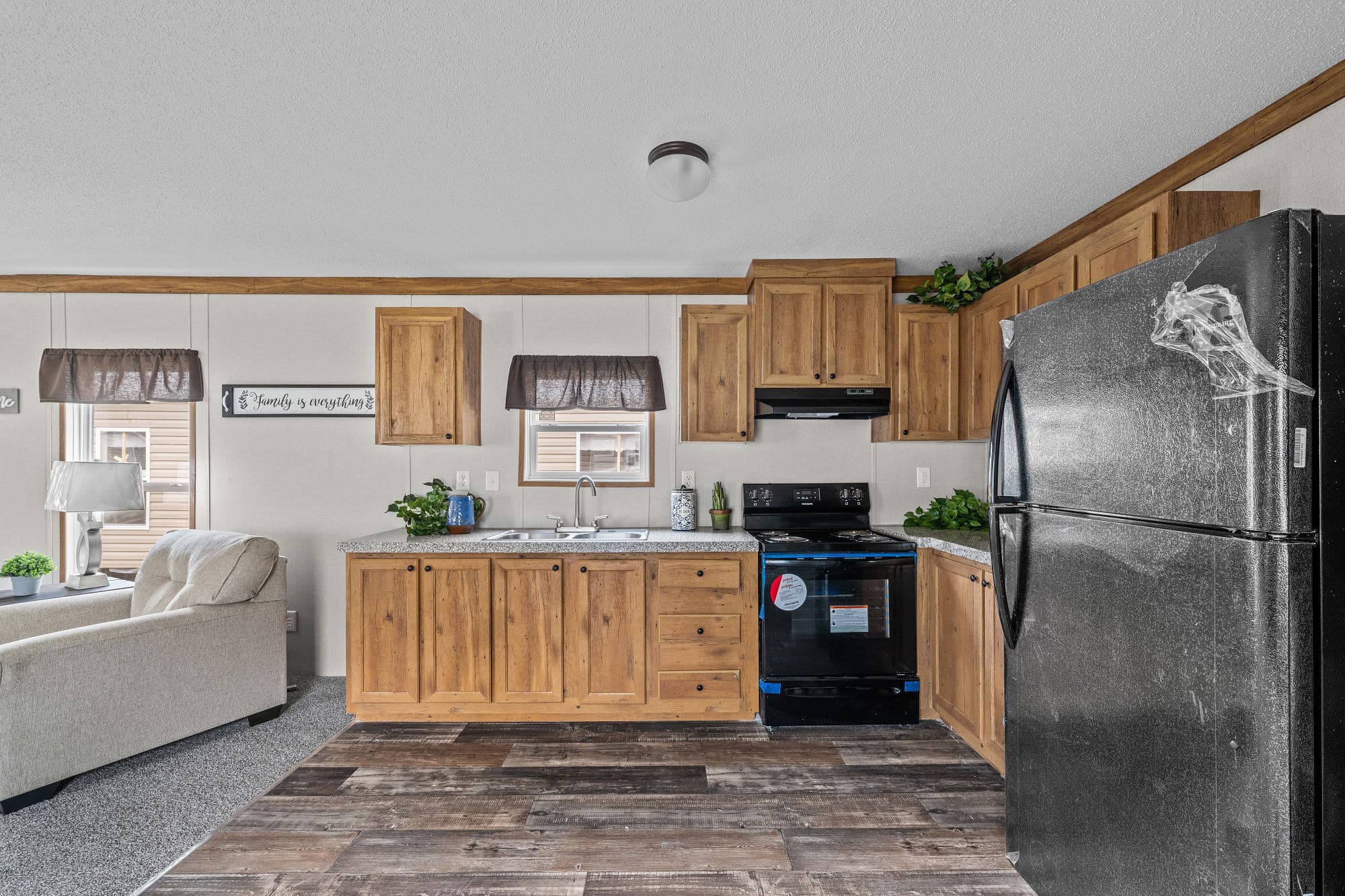 Dash 3 kitchen and hero home features