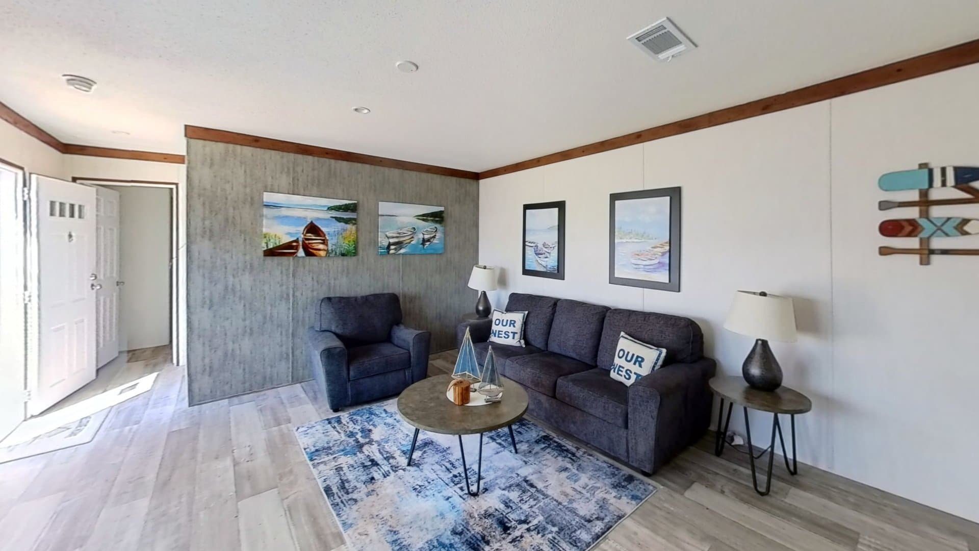 Yellow jacket interior home features