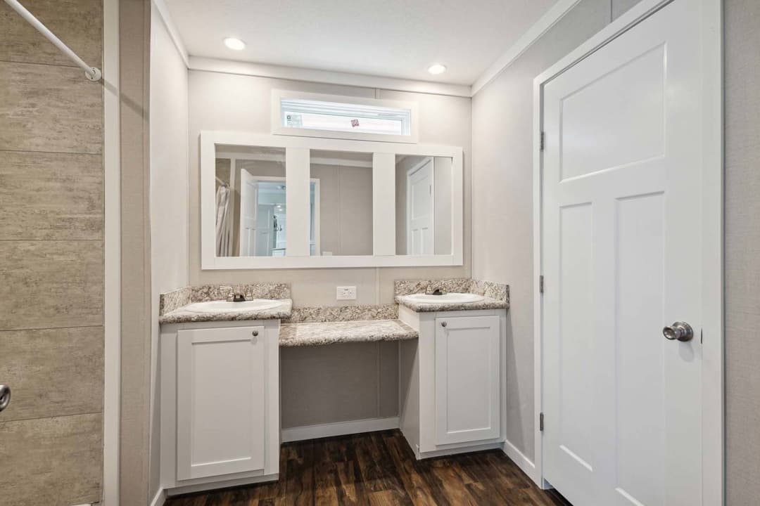 Grand slam 1676480 bathroom home features