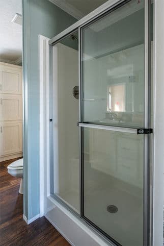 Bannister 28523c bathroom home features